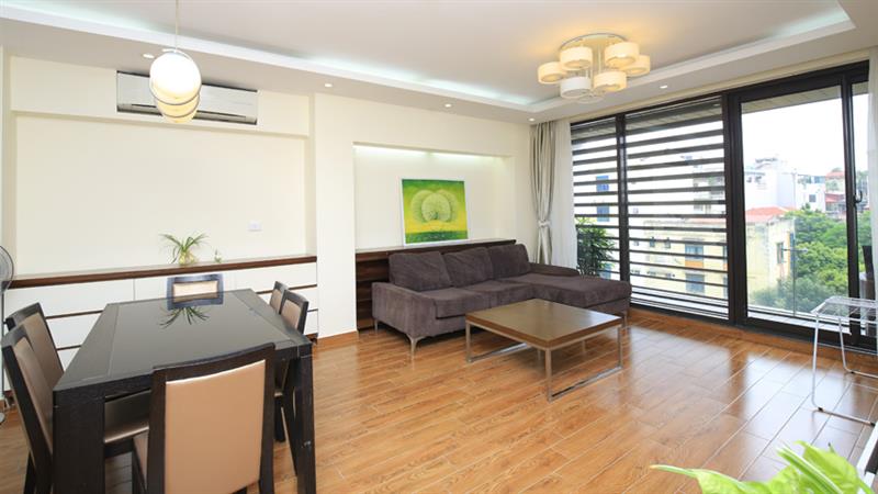 Beautiful 02 bedroom apartment for rent in Truc Bach lake, balcony