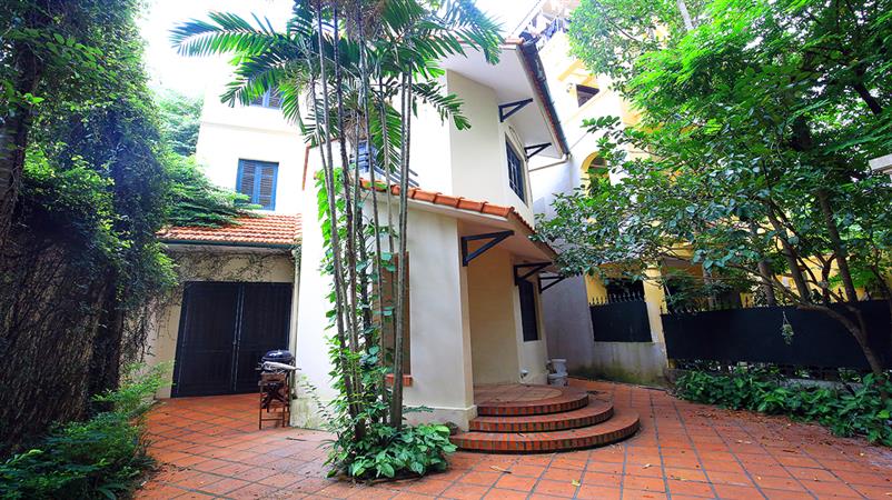 Gorgeous French-Style House with Green Garden for Rent in Xuan Dieu