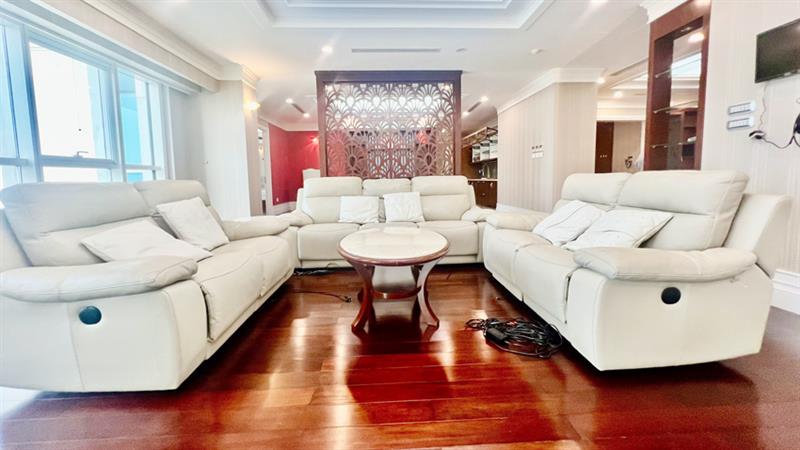 Spacious 270m-4 bedroom apartment for rent in L2 tower Ciputra Hanoi