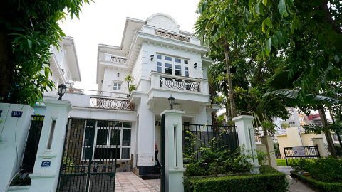 Corner 4 bedrooms villa for rent in Ciputra Hanoi