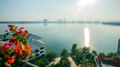 Fabulous lakefont  3 bedroom apartment with a big balcony in Tu Hoa for rent