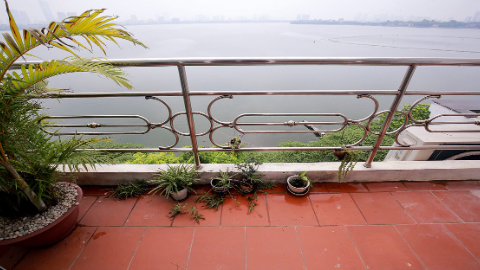 Lake-font 1 bedroom apartment in  Yen Phu, Tay Ho for rent