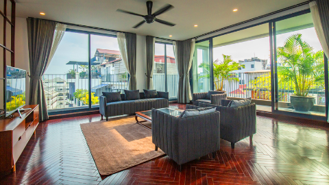 Lakeview and big balcony 03 bedroom apartment for rent in Quang An, West lake