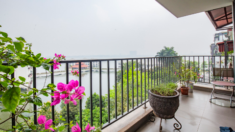 Beautiful 1-Bedroom Lake View Apartment in Từ Hoa, Tay Hồ