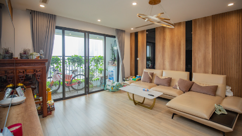 Lakefront high-quality: 2-Bedroom Balcony Apartment in Quang An, Tay Ho