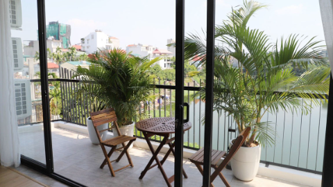 Lakeview with Balcony 03 bedroom apartment for rent in Tay Ho, West lake