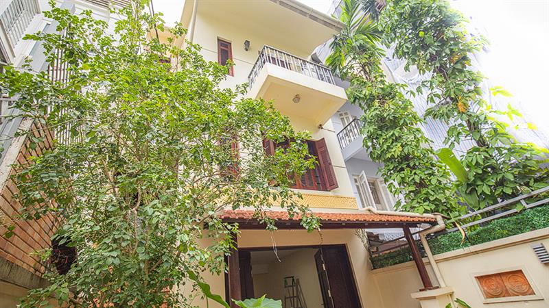 Spacious Garden House for Rent on Dang Thai Mai Street, Tay Ho- westlake