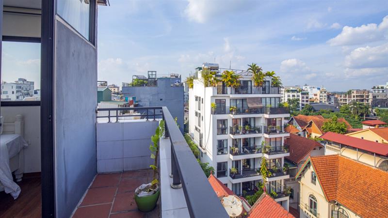 Affordable 3-Bedroom Apartment for Rent in Tay Ho - Just Steps from the Lake