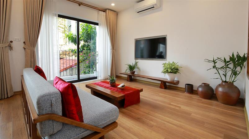 Colorful & charming 01 bedroom apartment for rent in Xuan Dieu, balcony