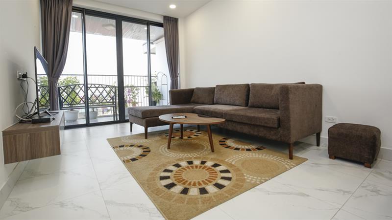 Splendid serviced 2 bedroom apartment in Xuan Dieu for rent