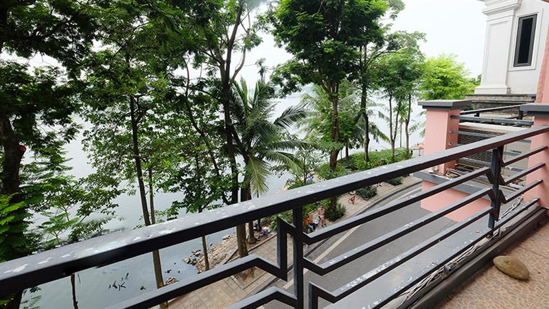 Lakeview furnished 2 bedroom apartment in Truc Bach for rent