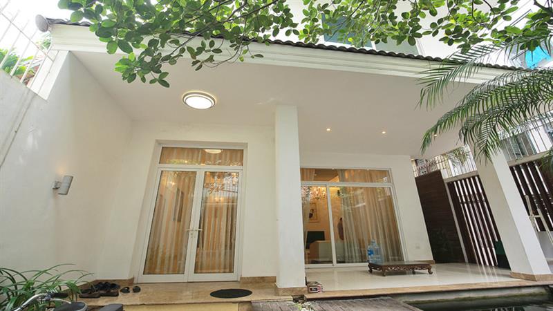 Fantastic  modern house for rent in Tay Ho front yard and terrace