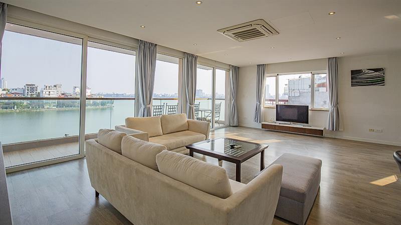 Great Lake View 3-Bedroom Apartment in Quang An, Tay Ho