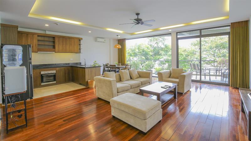 Fabulous lakefront 03 bedroom apartment for rent in Tay Ho, Big and tranquil balcony