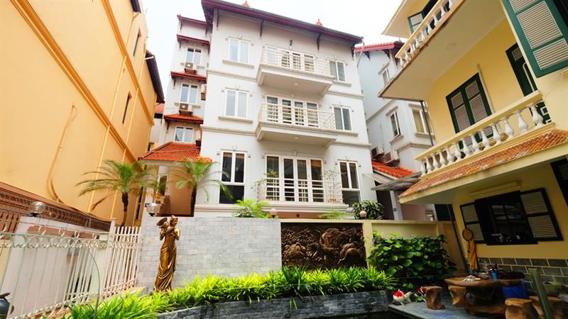 French Style 4 Bedroom House For Rent in Tay Ho with Swimming Pool and Yard