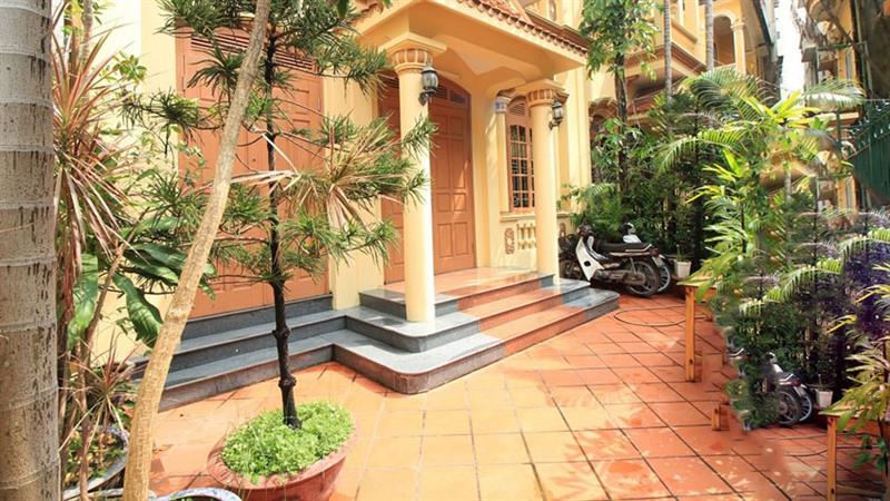 Good price 4 bedroom house in Tay Ho for rent