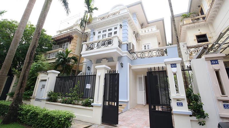 Lovely furnished villa to rent at C block Ciputra Hanoi near Unis school