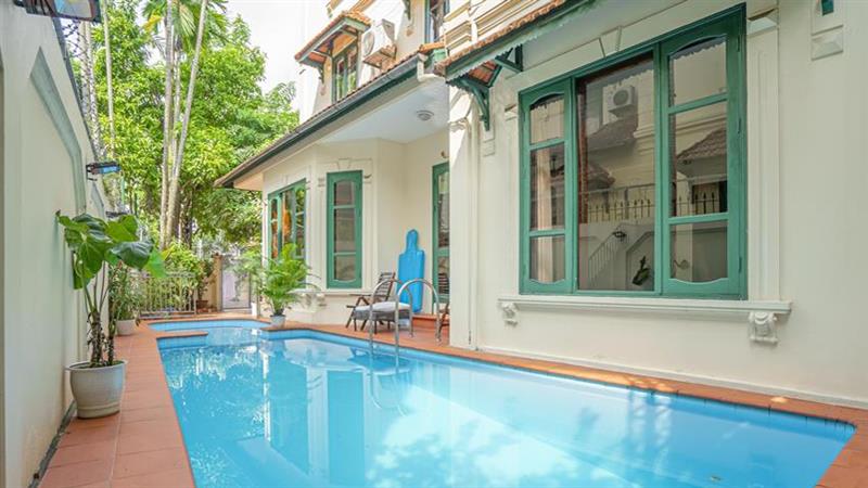 Huge swimming pool 6 bedroom house in To Ngoc Van, Tay Ho for rent