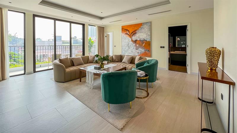 Stylish and Spacious 4-Bedroom Apartment for Rent in Peaceful To Ngoc Van Alley