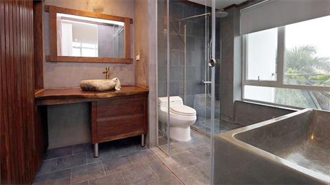 Bathroom ensuite master bedroom